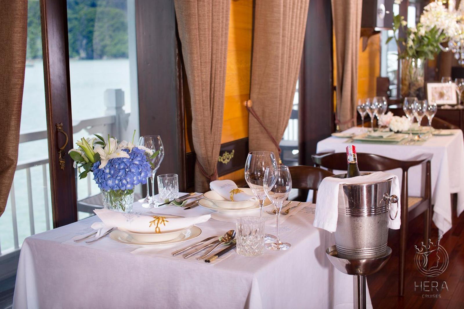 Hera Grand Luxury Cruise Ha Long Exteriör bild