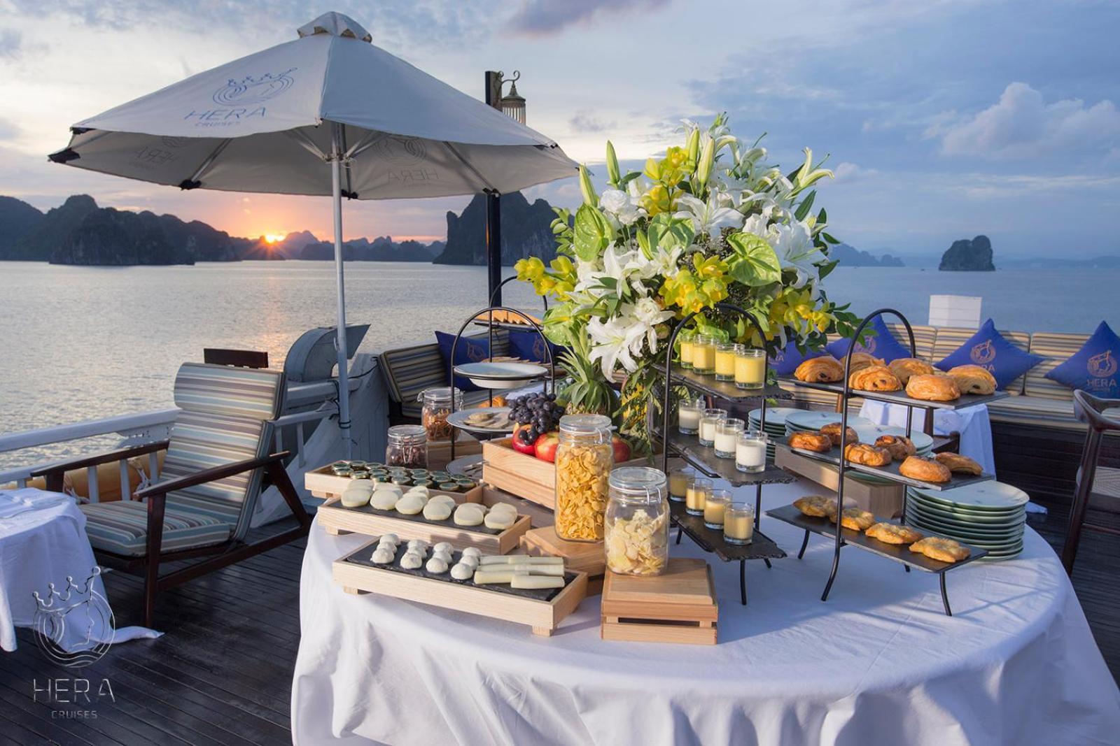Hera Grand Luxury Cruise Ha Long Exteriör bild