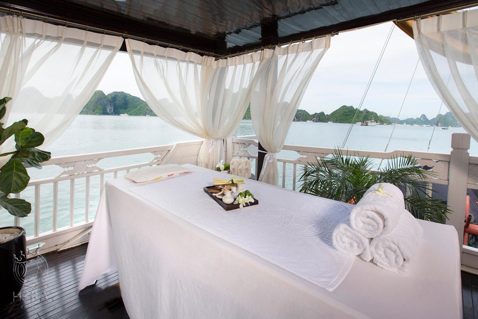 Hera Grand Luxury Cruise Ha Long Exteriör bild