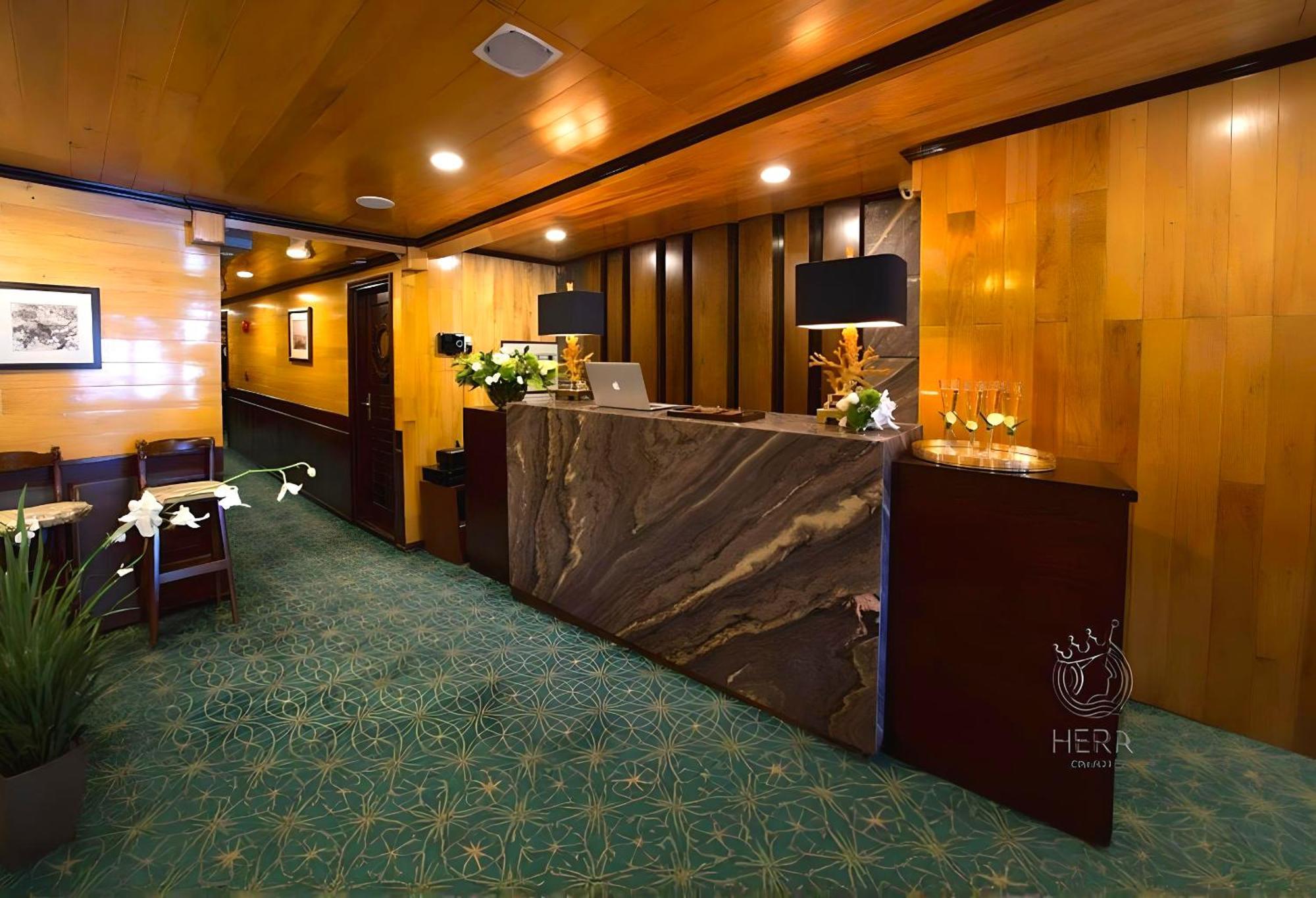 Hera Grand Luxury Cruise Ha Long Exteriör bild